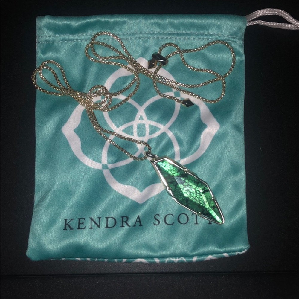 Long Kendra scott necklace